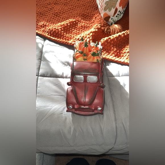 Decorative Fall Truck - Picture 3 of 4